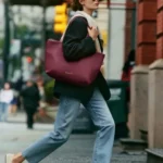 Classic Easy Zipper Tote - Image 2