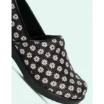 Savysells Women's Brandy Pink Daisy Nursing Clogs – Slip-Resistant Medical Shoes - Image 3